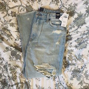🆕 A&F High-Rise GF Jeans